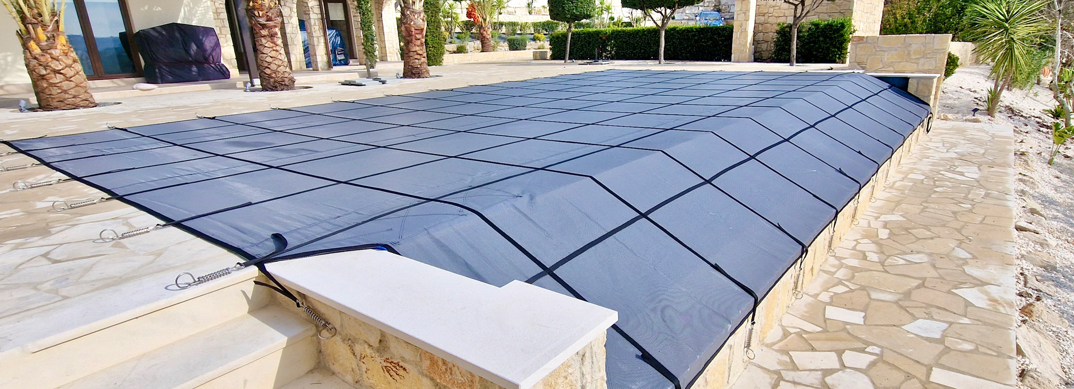 slide-Grey-Apollo-Winter-Cover-home-2023